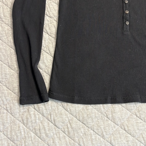 NWT Ribbed Henley - Picture 9 of 9